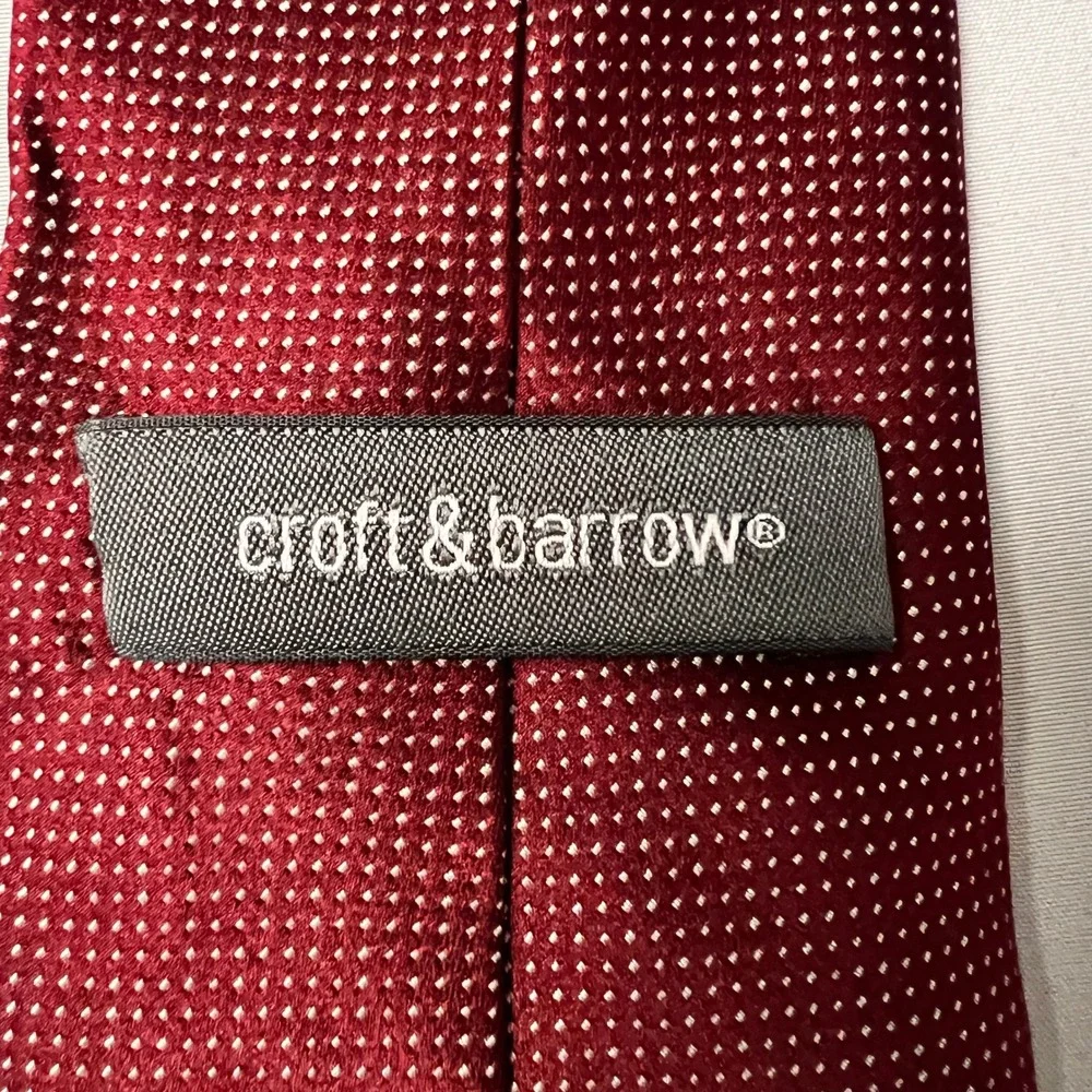 Croft & Barrow Mens Burgundy Red White Micro Dot 100% Silk Necktie Classic Width